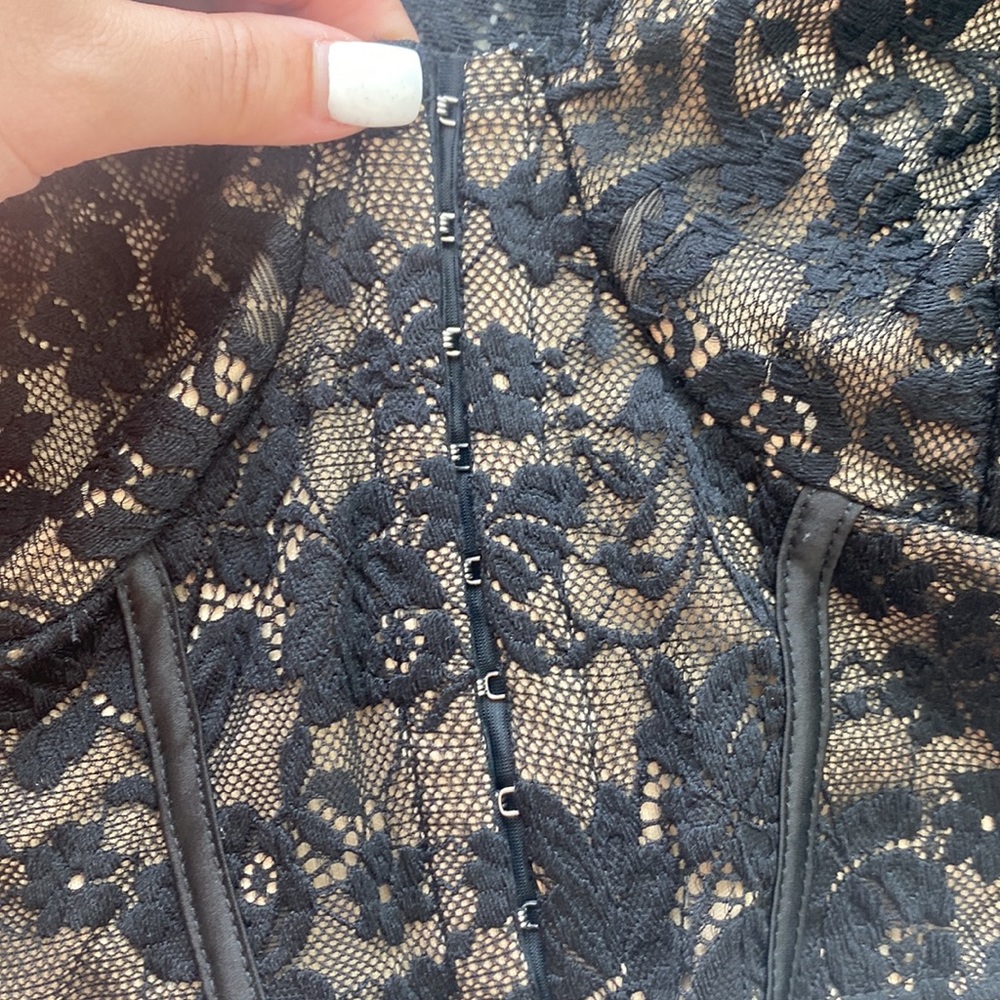 Lulu’s top - Picture 2 of 5